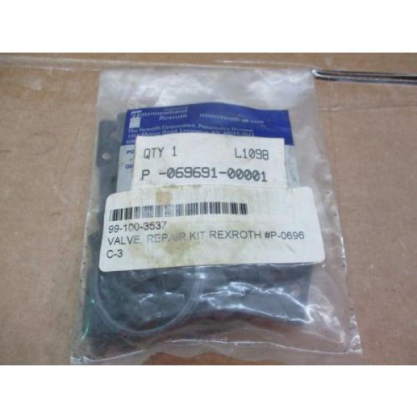 REXROTH VALVE REPAIR KIT  P-069691-00001  #517100T  NEW #1 image